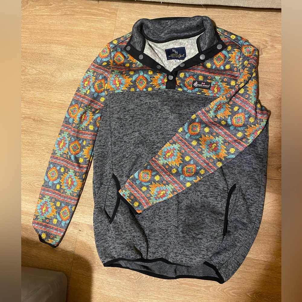Gray Aztec Patterned Women’s Pullover